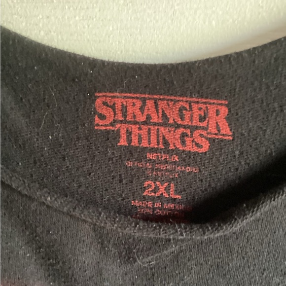 Stranger things xxl thin scoop neck sweatshirt - Picture 2 of 4